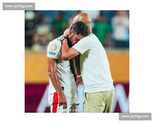 爆笑!曼城新援谢尔基献唱法语说唱,哈兰德领衔众将围观更衣室变欢乐海洋