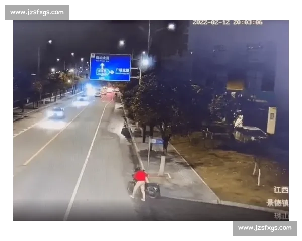 骑行男子路边歇息遇蹊跷:陌生女子强行推车被阻