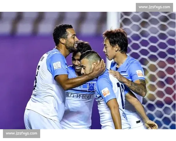 建业对阵富力激战中原赛场两队全力争胜引爆焦点之夜球迷期待巅峰较量 建业对阵富力激战中原赛场两队全力争胜引爆焦点之夜球迷期待巅峰较量